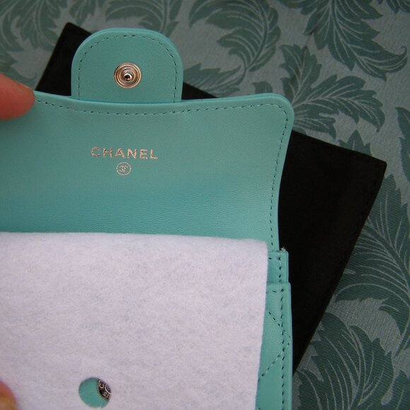 RARE NWT CHANEL Turquoise Flap Card Holder WITH BOX - Picture 4 of 12